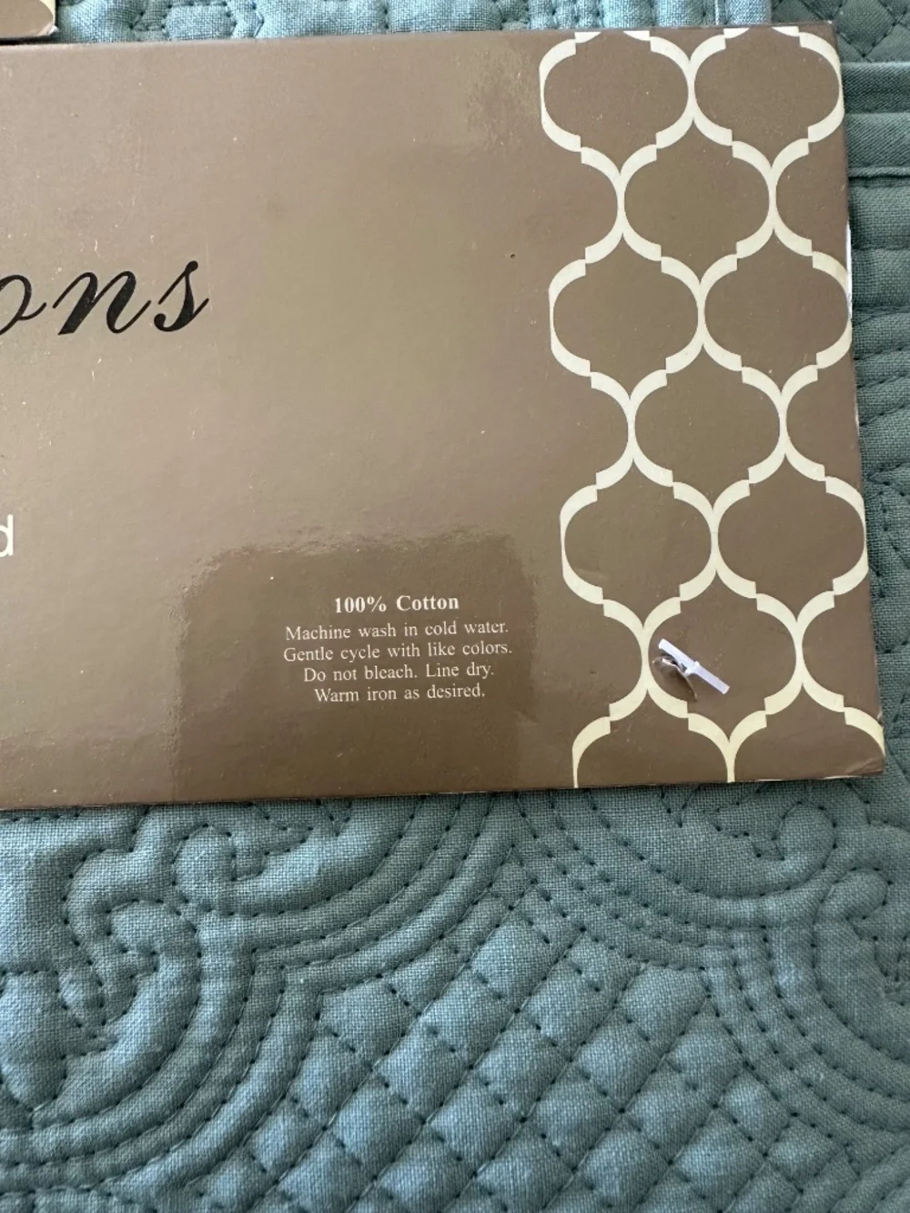 BRAND NEW DESIGNER COLLECTION PALE TURQUOISE PLACEMATS-3 SETS OF 4